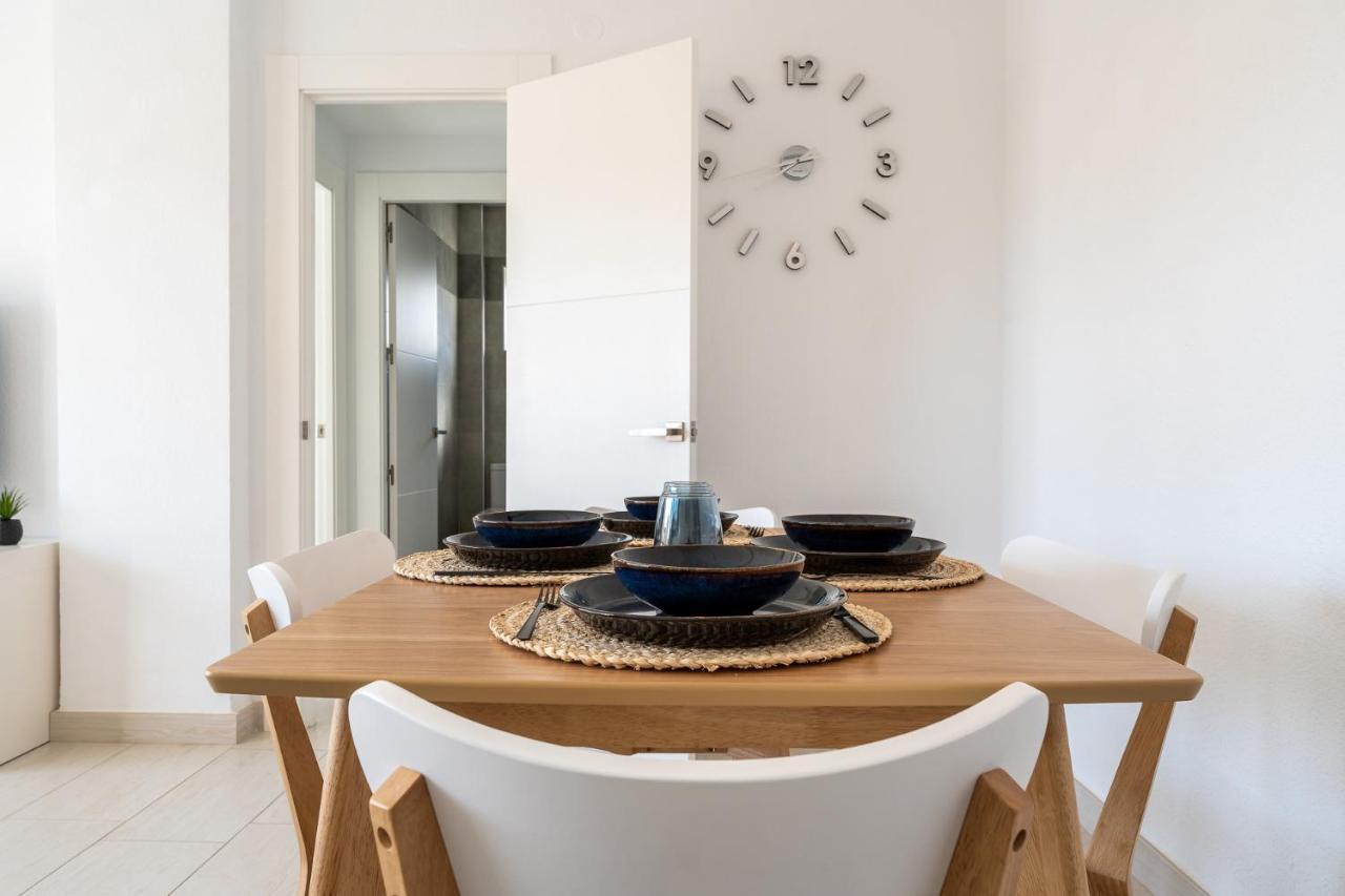 Sea View 2 Bedroom Apartment 2 Min Away From The Beach Torremolinos Esterno foto
