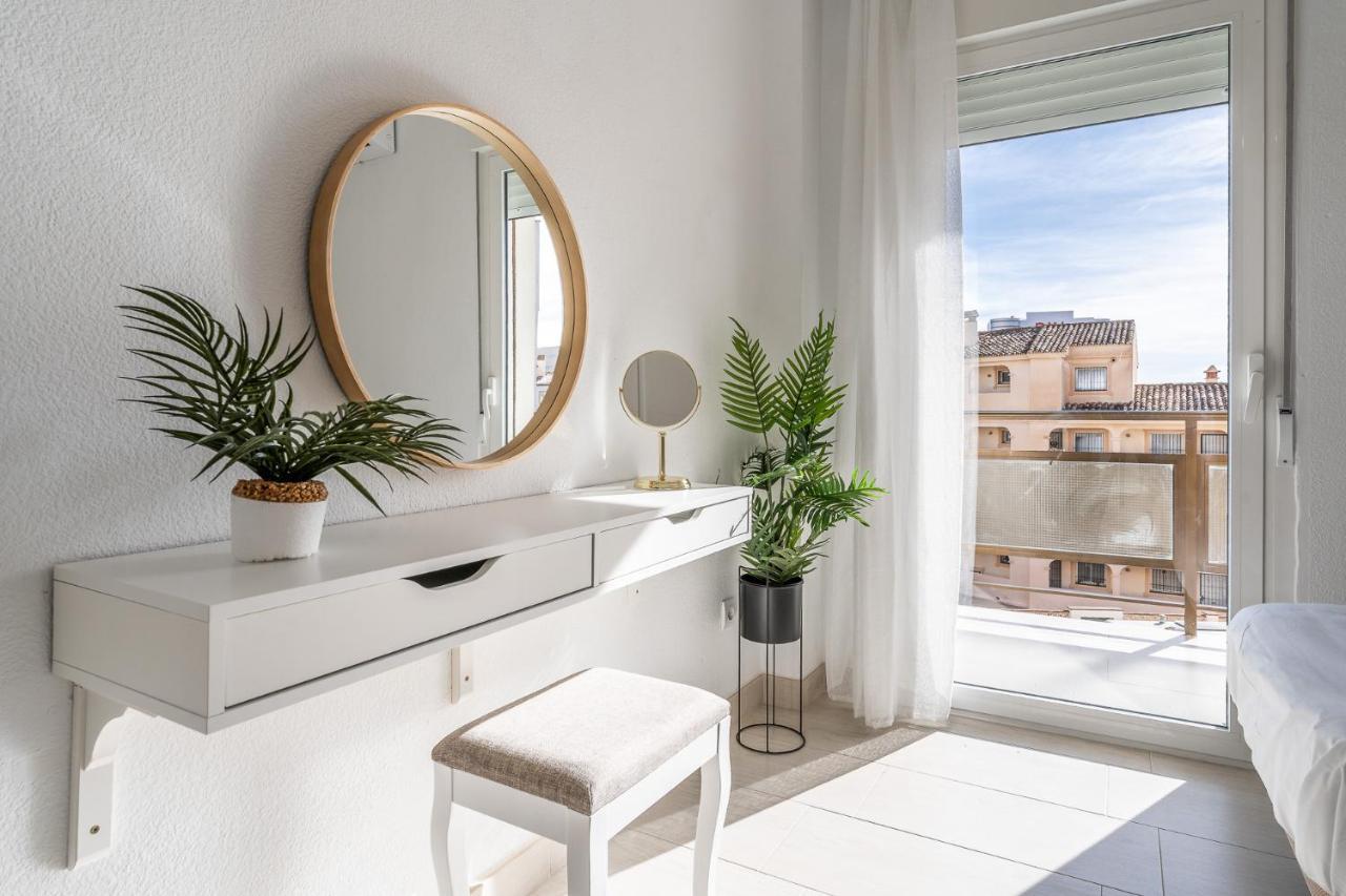 Sea View 2 Bedroom Apartment 2 Min Away From The Beach Torremolinos Esterno foto