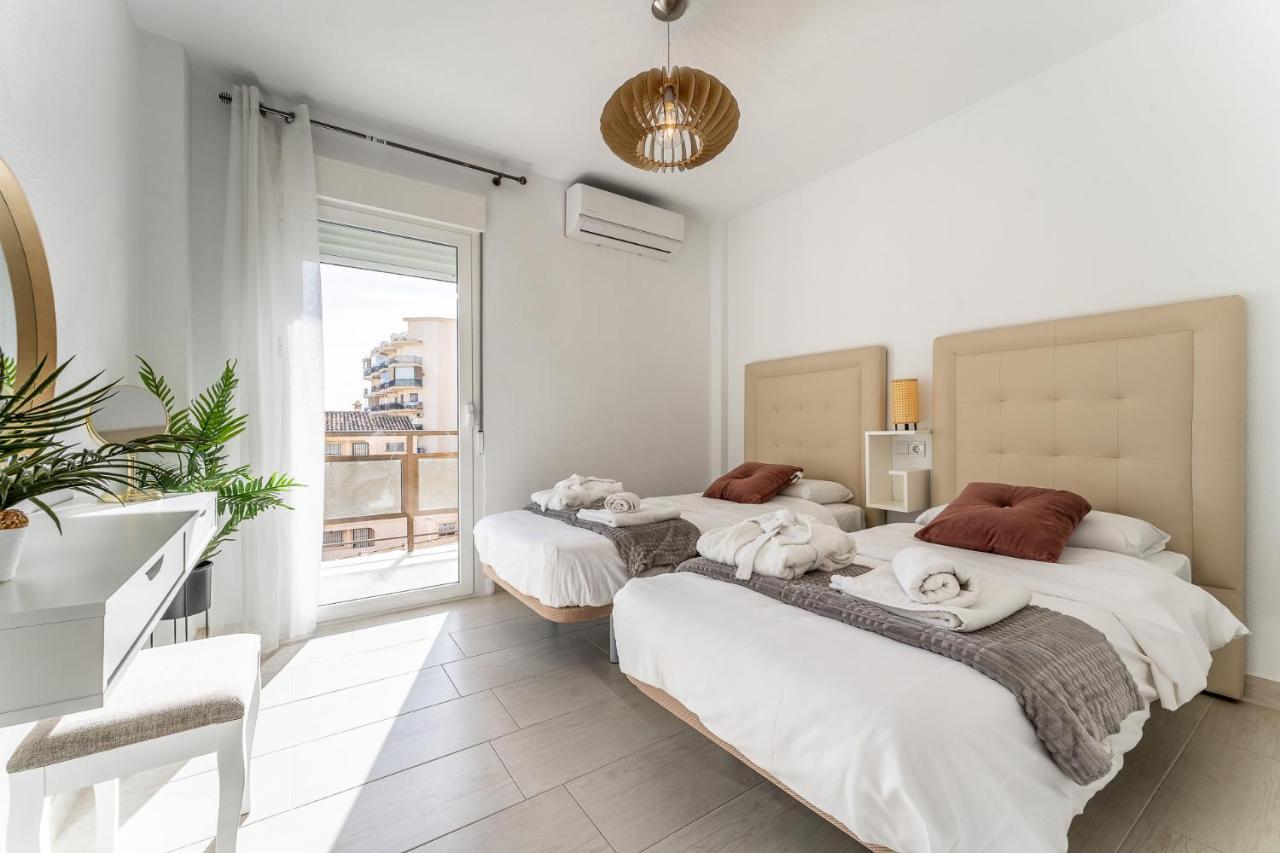 Sea View 2 Bedroom Apartment 2 Min Away From The Beach Torremolinos Esterno foto
