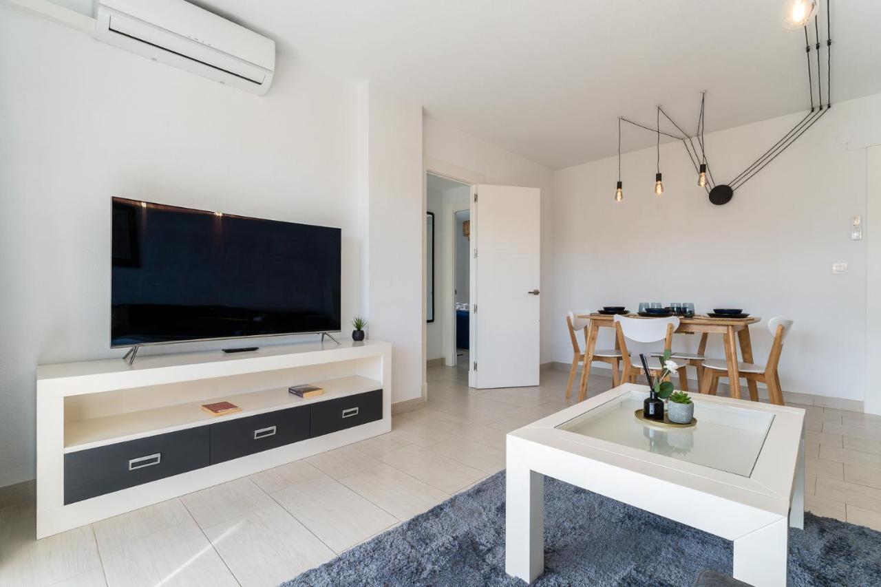 Sea View 2 Bedroom Apartment 2 Min Away From The Beach Torremolinos Esterno foto