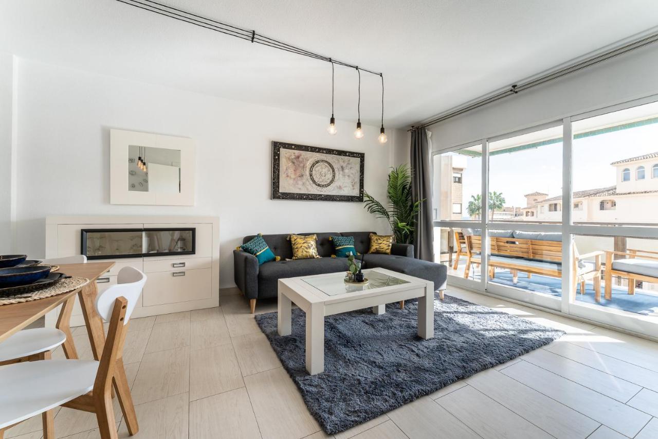 Sea View 2 Bedroom Apartment 2 Min Away From The Beach Torremolinos Esterno foto